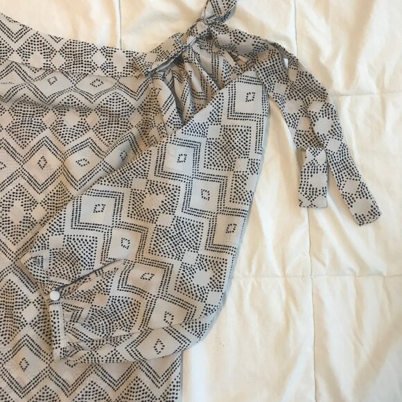 Banana Republic Asymmetrical Blouse in Size Small - Picture 5 of 10